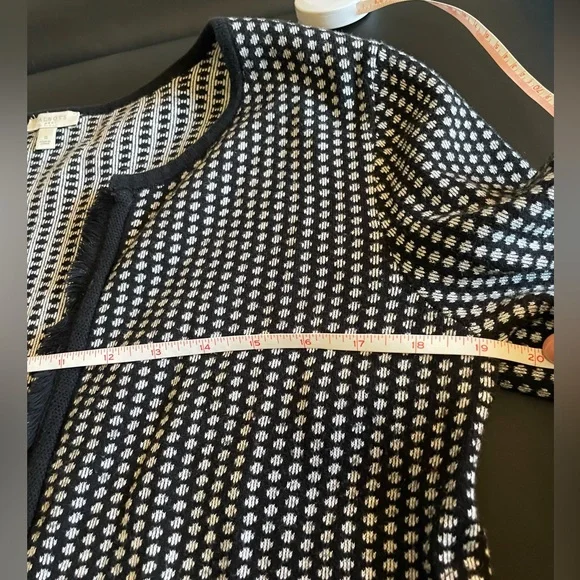 S Black and White-Patterned Knit Cardigan w/ Reversible Pattern - Picture 4 of 8